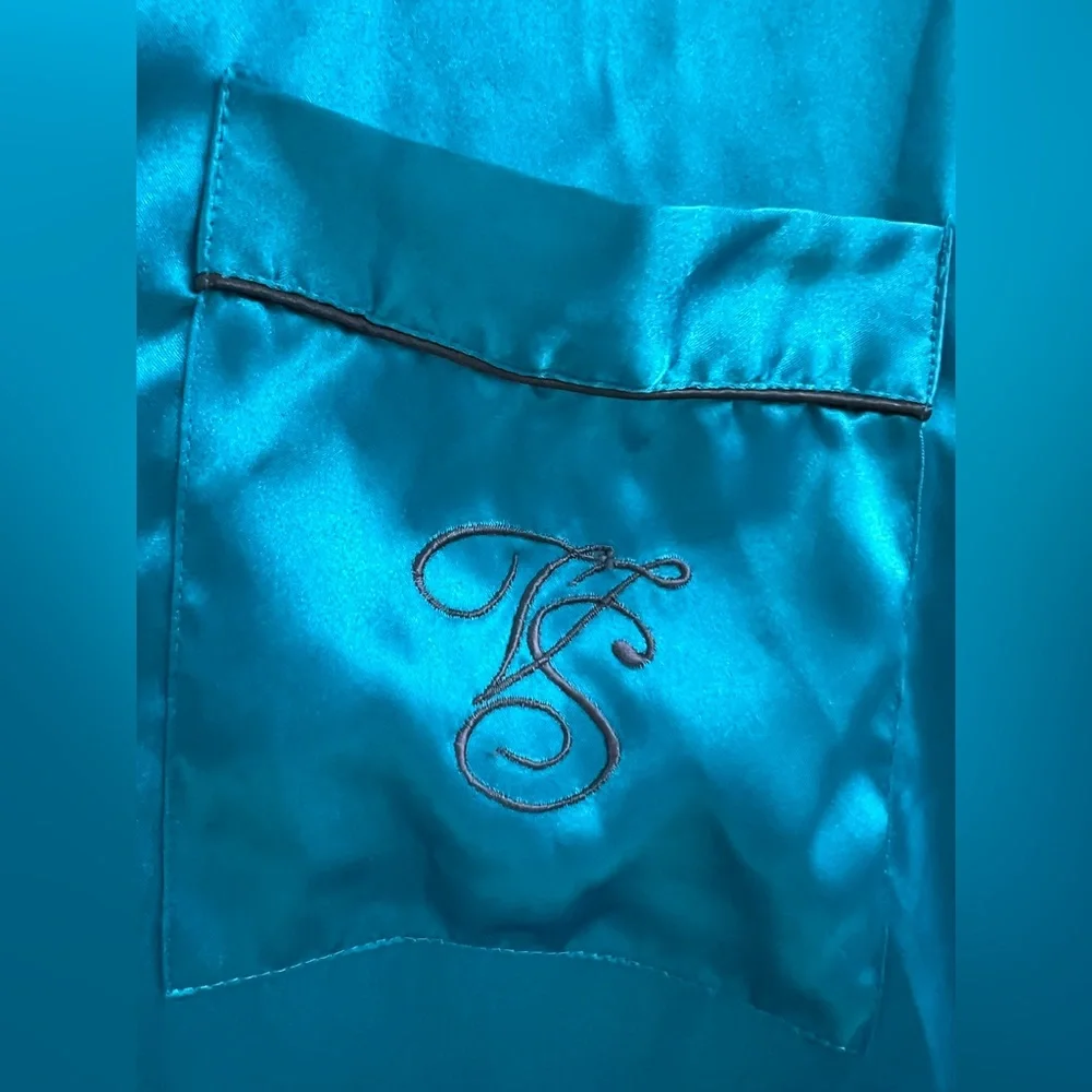 VTG VICTORIA’S SECRET Gold Label Satin Teal Embroidered VS Nightshirt Button Up
